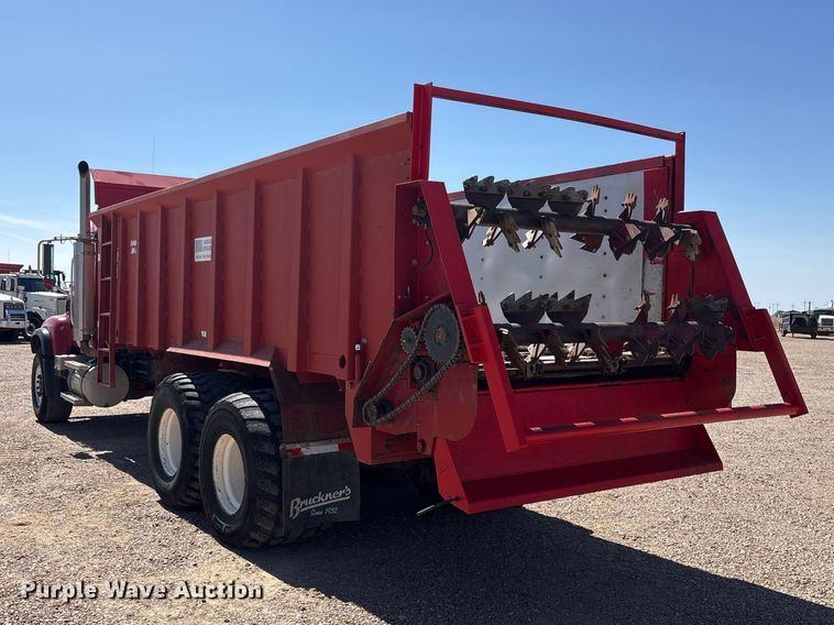 image for item FC2321 2007 Mack CV713 manure spreader truck