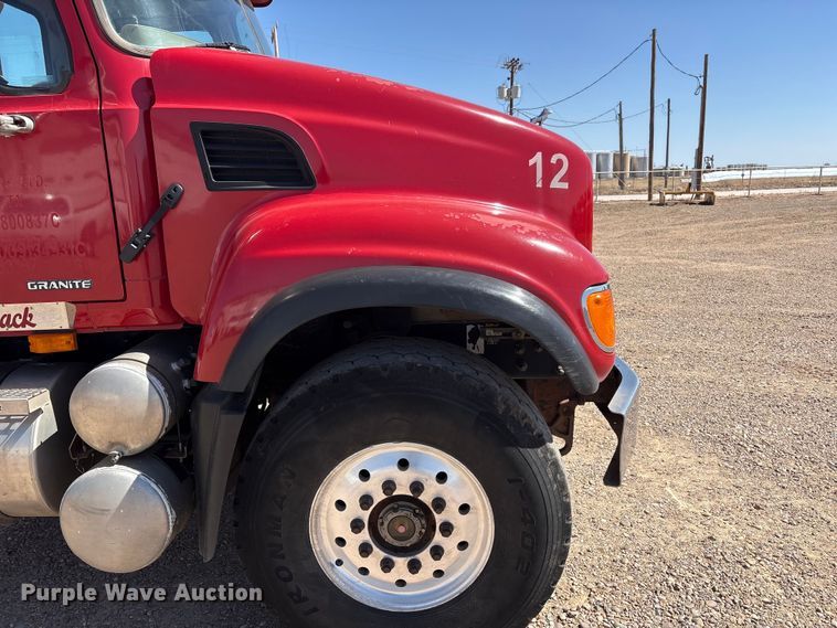 image for item FC2321 2007 Mack CV713 manure spreader truck