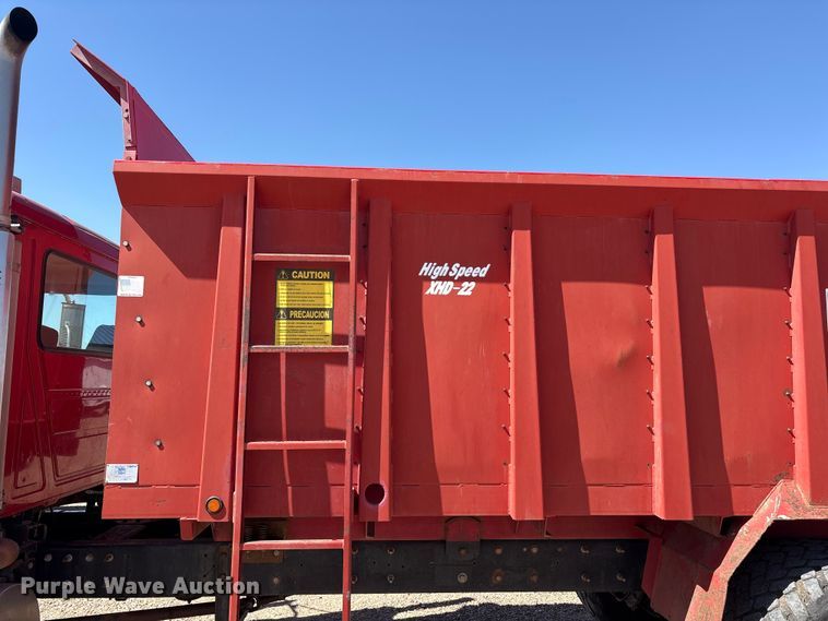 image for item FC2321 2007 Mack CV713 manure spreader truck