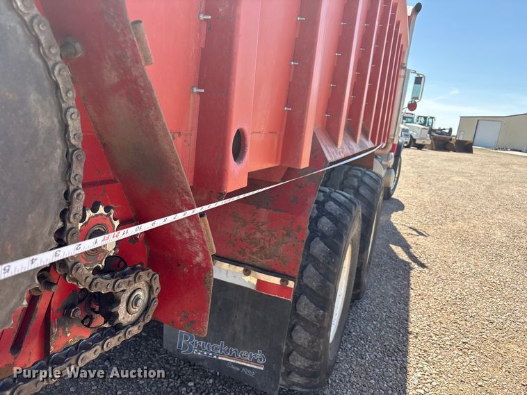 image for item FC2321 2007 Mack CV713 manure spreader truck