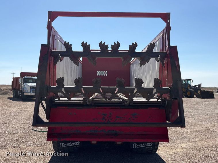 image for item FC2322 2019 Mack Granite manure spreader truck