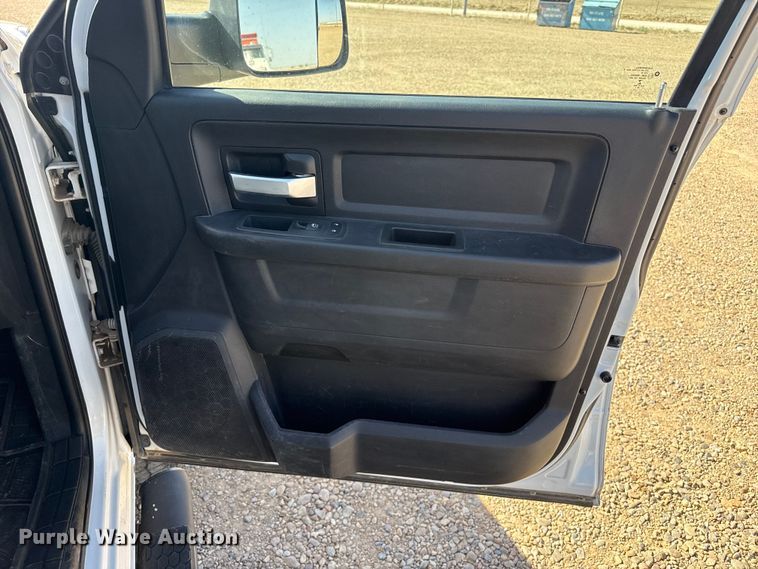 image for item FC2325 2019 RAM 2500 Ext. Cab flatbed pickup truck