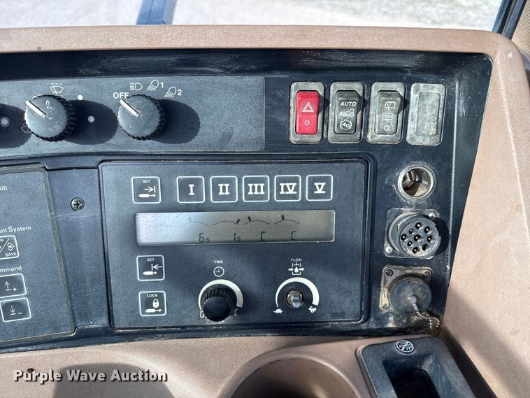 image for item FC2328 2004 John Deere 8120 MFWD tractor