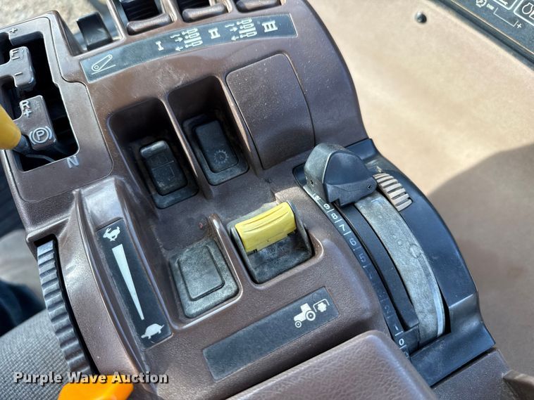 image for item FC2328 2004 John Deere 8120 MFWD tractor