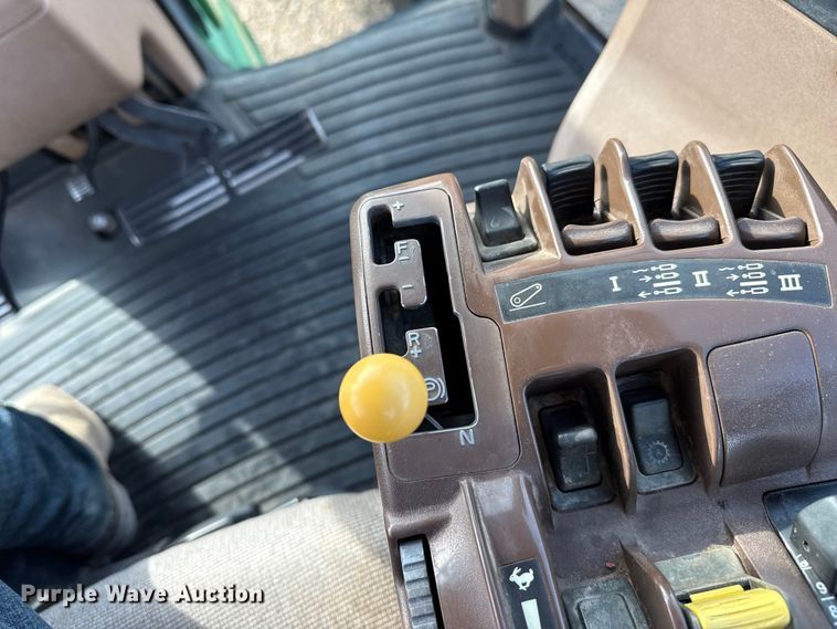image for item FC2328 2004 John Deere 8120 MFWD tractor