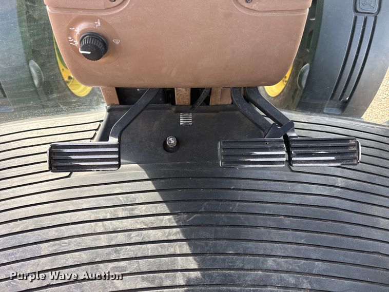 image for item FC2328 2004 John Deere 8120 MFWD tractor