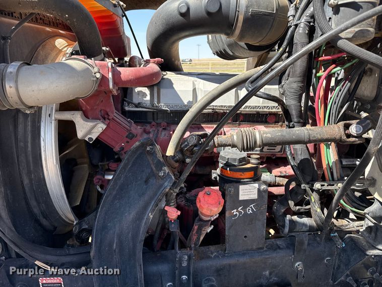 image for item FC2330 2016 Mack CHU613 semi truck