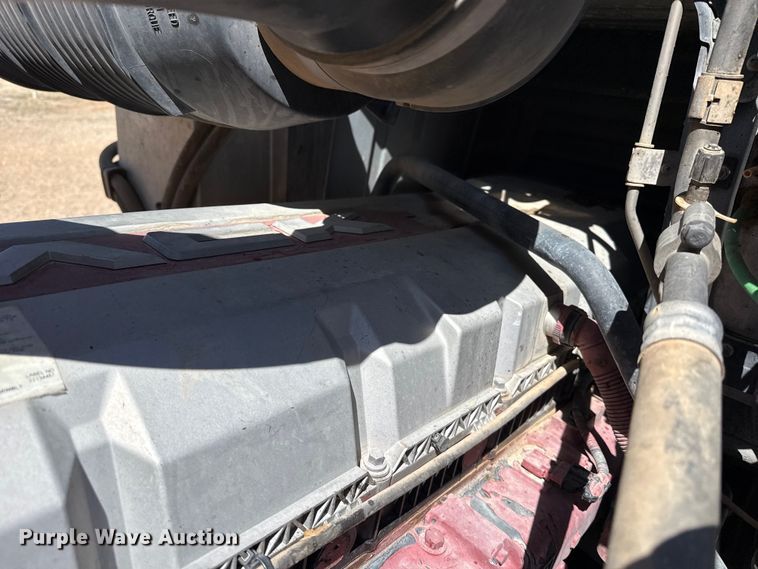 image for item FC2330 2016 Mack CHU613 semi truck