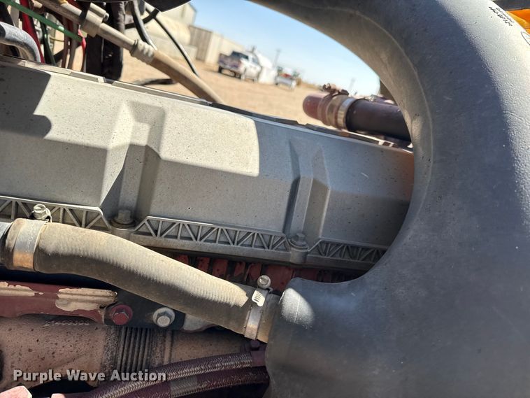 image for item FC2330 2016 Mack CHU613 semi truck