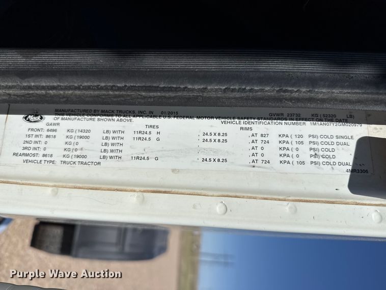 image for item FC2330 2016 Mack CHU613 semi truck
