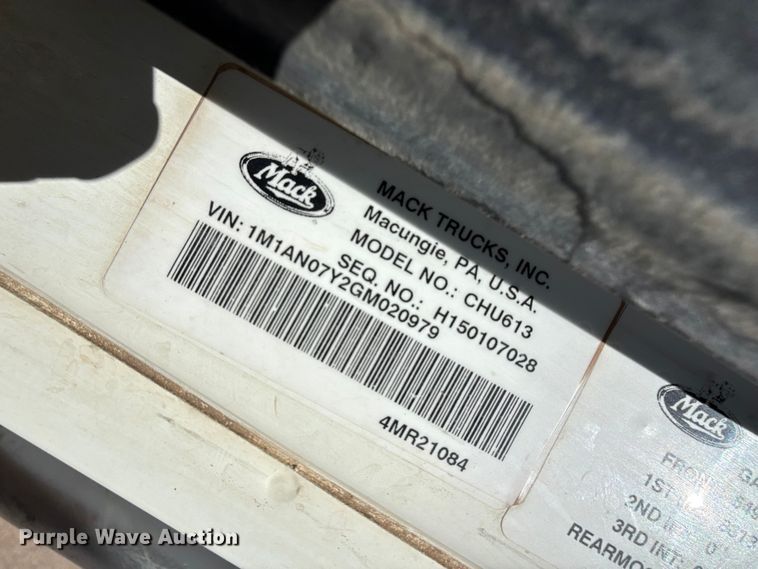 image for item FC2330 2016 Mack CHU613 semi truck