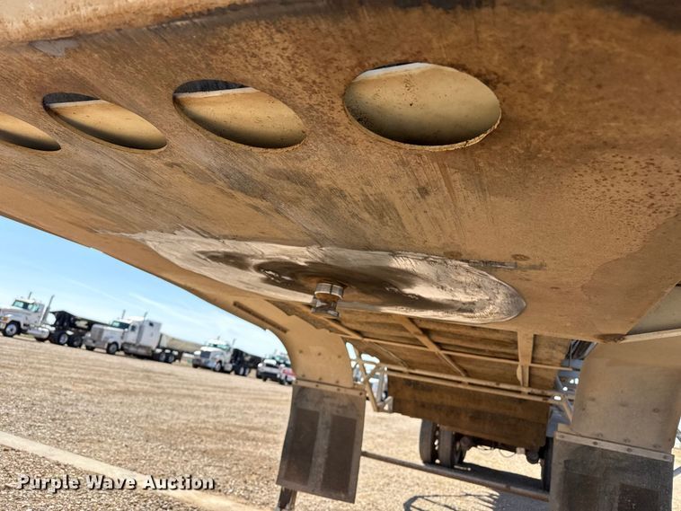 image for item FC2331 2017 Trinity Trailer Mfg Eagle Bridge live bottom trailer