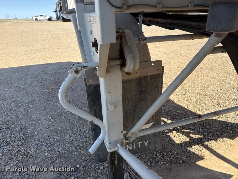 image for item FC2331 2017 Trinity Trailer Mfg Eagle Bridge live bottom trailer