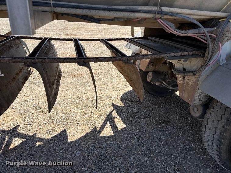 image for item FC2331 2017 Trinity Trailer Mfg Eagle Bridge live bottom trailer