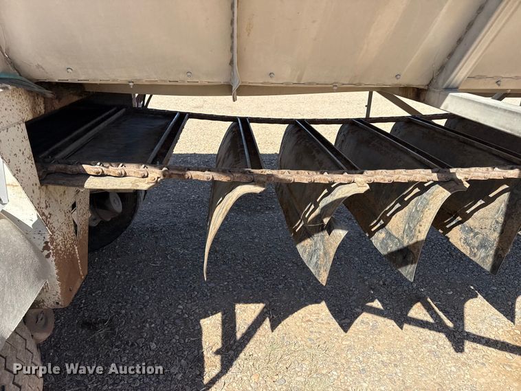 image for item FC2331 2017 Trinity Trailer Mfg Eagle Bridge live bottom trailer