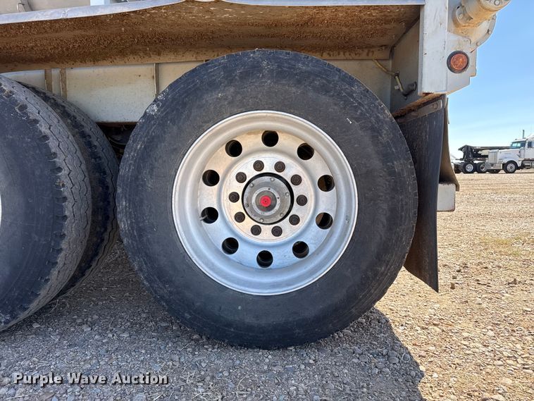 image for item FC2331 2017 Trinity Trailer Mfg Eagle Bridge live bottom trailer