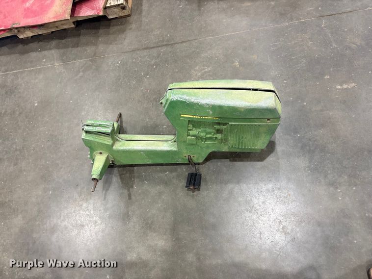 image for item FC2385 John Deere collectables 