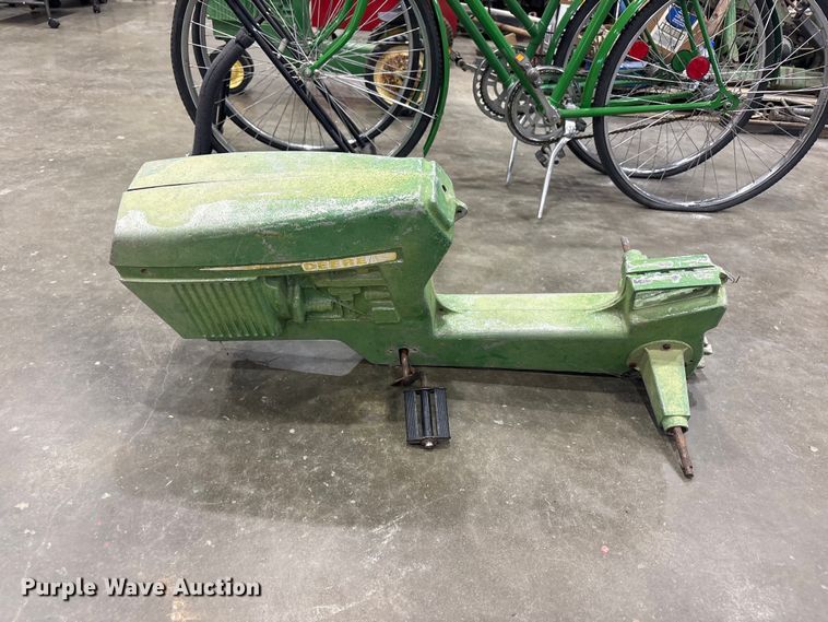 image for item FC2385 John Deere collectables 