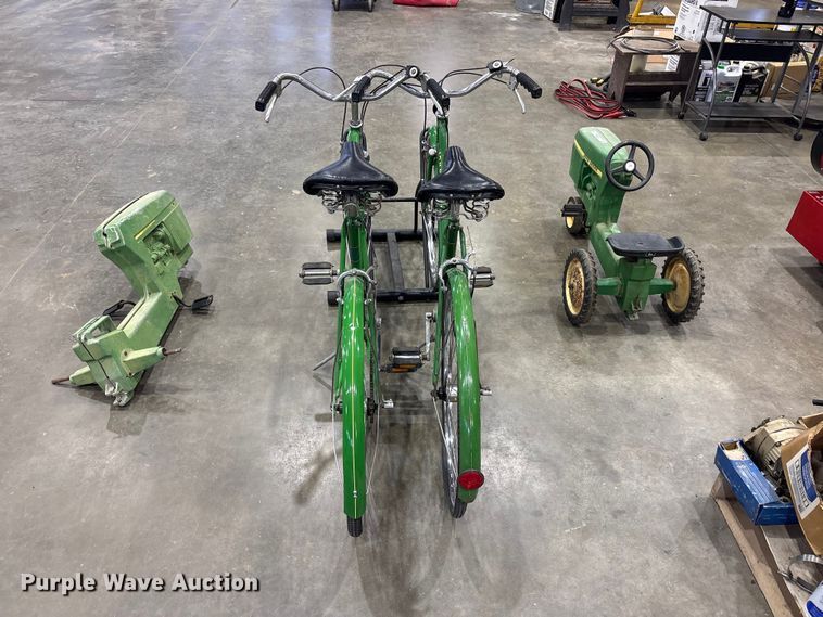 image for item FC2385 John Deere collectables 