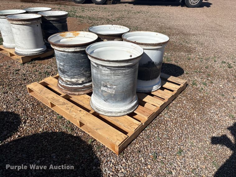 image for item FC2388 (4) 24x22.5 wheels