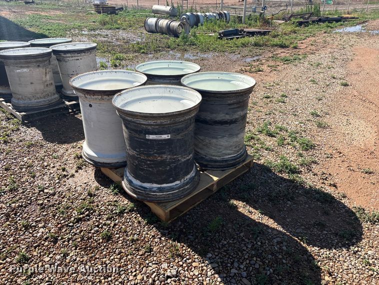 image for item FC2389 (4) 24x22.5 wheels