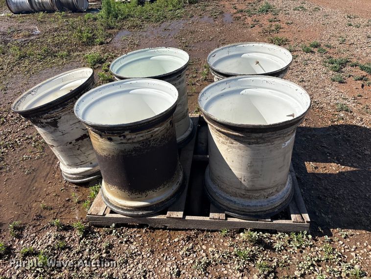 image for item FC2390 (5) 24x22.5 wheels