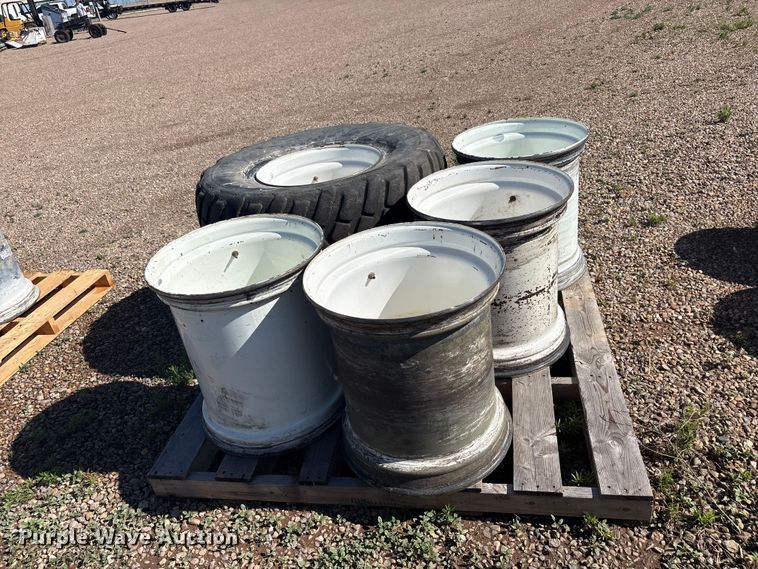 image for item FC2391 (5) 24x22.5 wheels