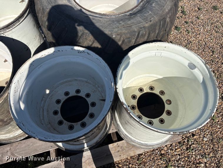 image for item FC2391 (5) 24x22.5 wheels