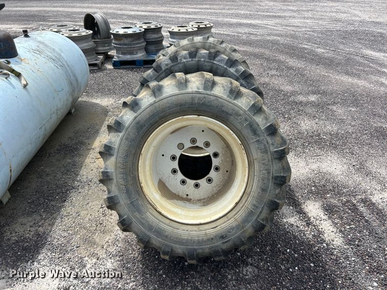 image for item FC2612 (4) Alliance 600/40-22.5 flotation tires and wheels