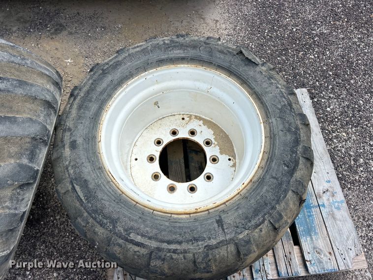 image for item FC2612 (4) Alliance 600/40-22.5 flotation tires and wheels