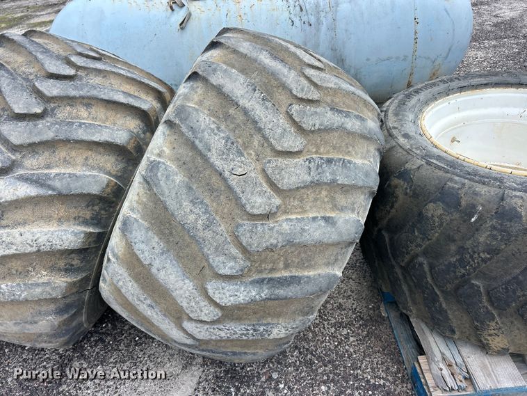 image for item FC2612 (4) Alliance 600/40-22.5 flotation tires and wheels