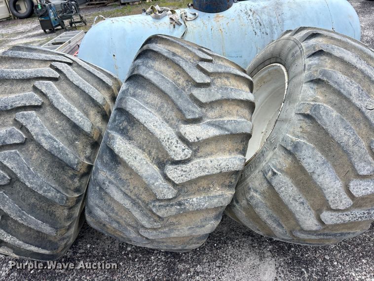 image for item FC2612 (4) Alliance 600/40-22.5 flotation tires and wheels