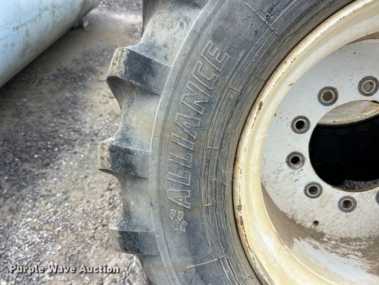 image for item FC2612 (4) Alliance 600/40-22.5 flotation tires and wheels