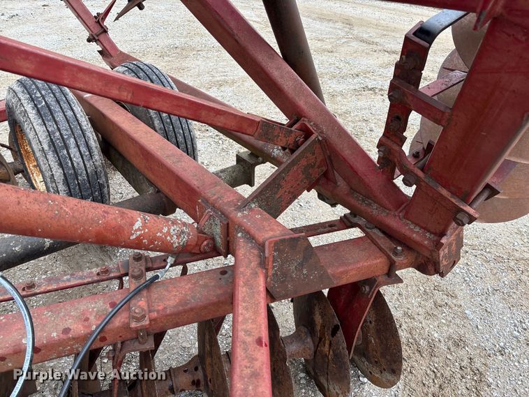 image for item FC5784 International 490 tandem disk