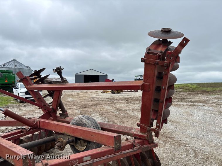 image for item FC5784 International 490 tandem disk