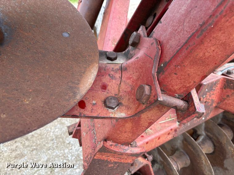 image for item FC5784 International 490 tandem disk
