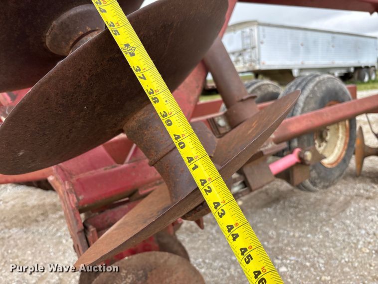 image for item FC5784 International 490 tandem disk