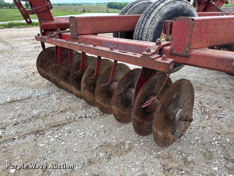 image for item FC5784 International 490 tandem disk