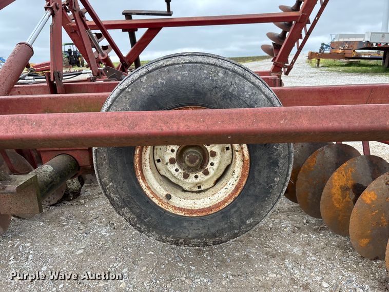 image for item FC5784 International 490 tandem disk