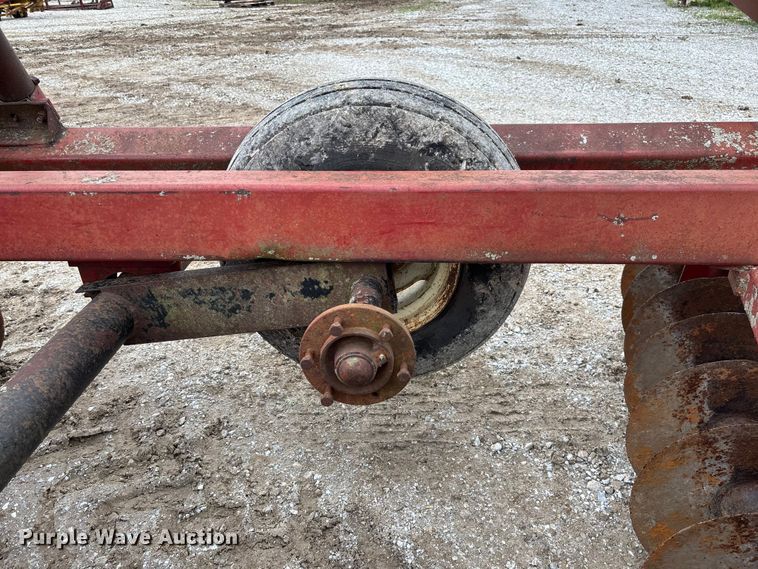 image for item FC5784 International 490 tandem disk