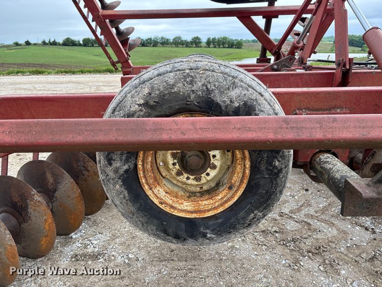 image for item FC5784 International 490 tandem disk