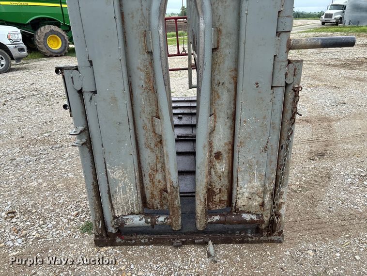 image for item FC5787 WW Manufacturing squeeze chute