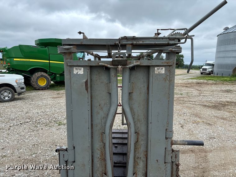 image for item FC5787 WW Manufacturing squeeze chute