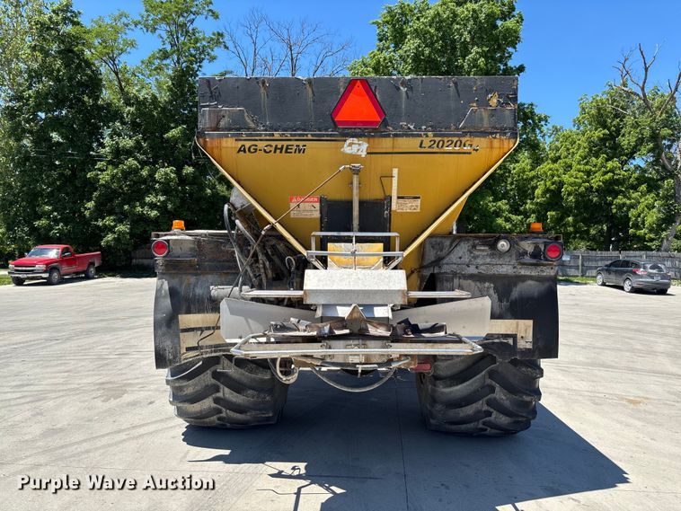image for item FC5834 1994 International 2574 applicator truck