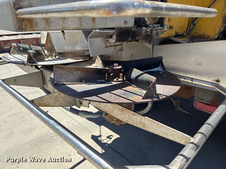 image for item FC5834 1994 International 2574 applicator truck
