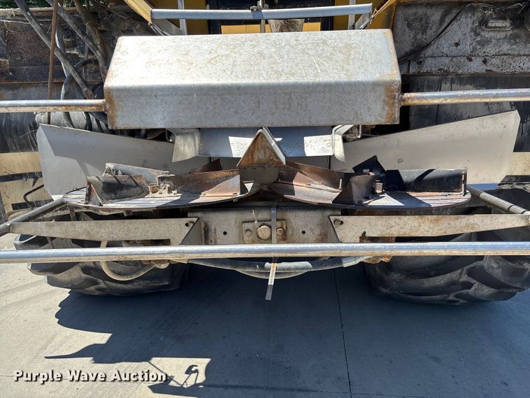 image for item FC5834 1994 International 2574 applicator truck