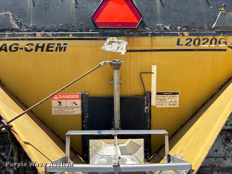 image for item FC5834 1994 International 2574 applicator truck