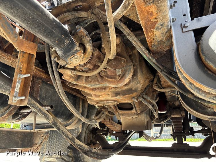 image for item FC5834 1994 International 2574 applicator truck