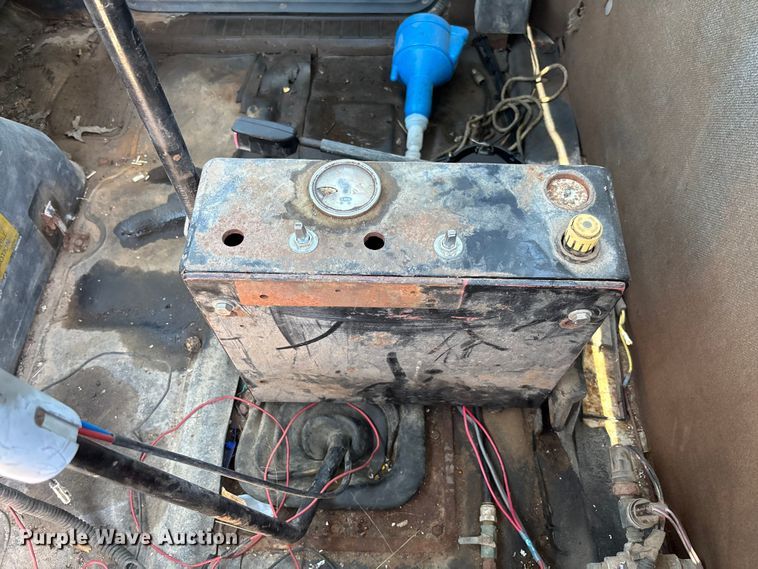 image for item FC5834 1994 International 2574 applicator truck