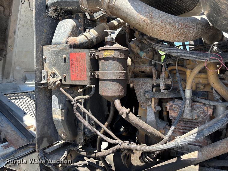 image for item FC5834 1994 International 2574 applicator truck